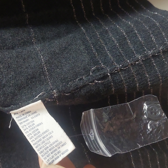 ❣️💫MARK DOWN💫❣ American Eagle Gray Cardigan - Picture 4 of 5